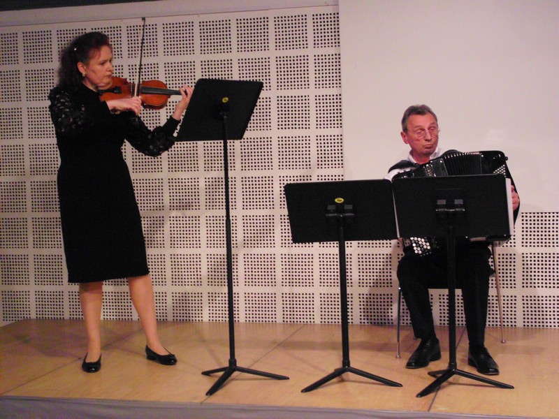 Elena Auberer, Violine und Wilhelm Rudat, Akkordeon